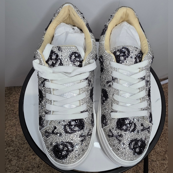 Betsey Johnson Sidny Women's Fashion Sneakers Skulls Size 8 M - Picture 4 of 7